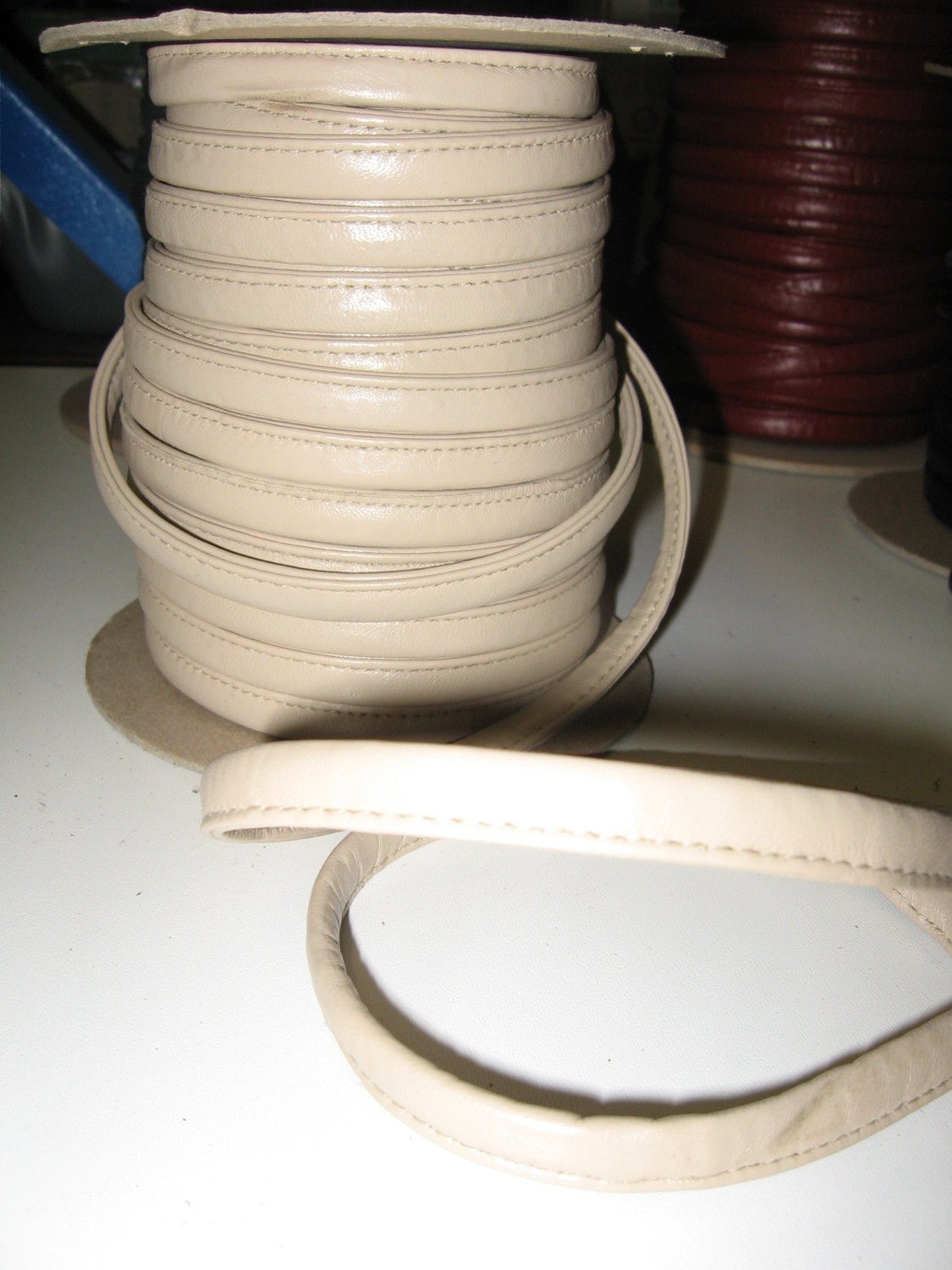 Genuine Lambskin Soft Round Leather Cord 3/8" in Cream (3 yds) SM3216XL