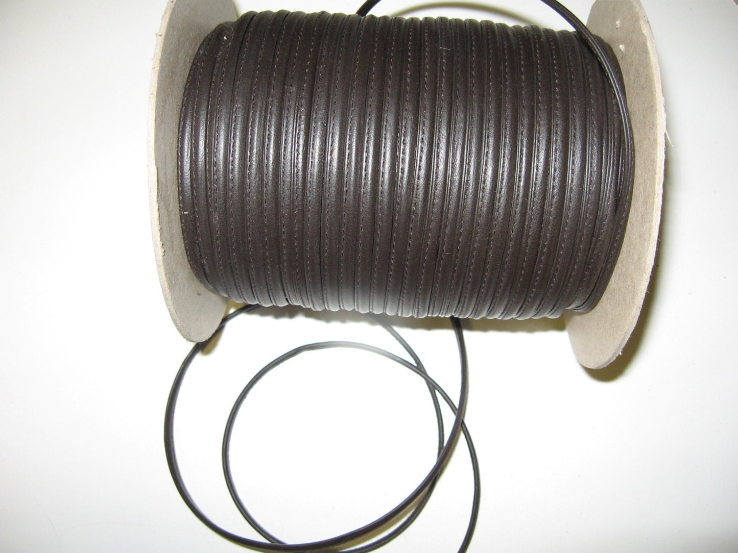 Cowhide Leather Round Jewelry Cord 5/32" in Very Dark Brown (5 yds) SM3214XD