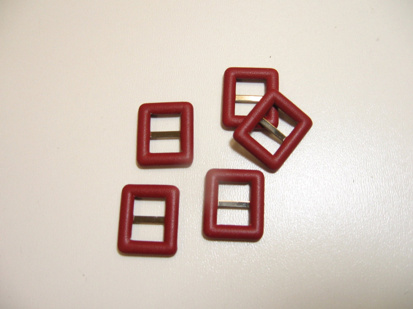 Covered Buckle 3/8" Red Leather U300SB 8PC