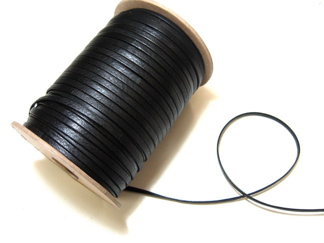 1/4" Double Folded Cowhide Leather Lacing in Black Fuji (5 yds) 0250BDB without reinforcement; soft, supple, smooth finish