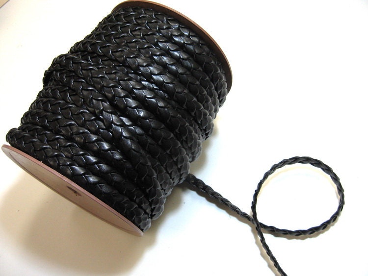 Leatherette Braid 3 Strands of 5/16" Folded Black Record Roma (1 YD)