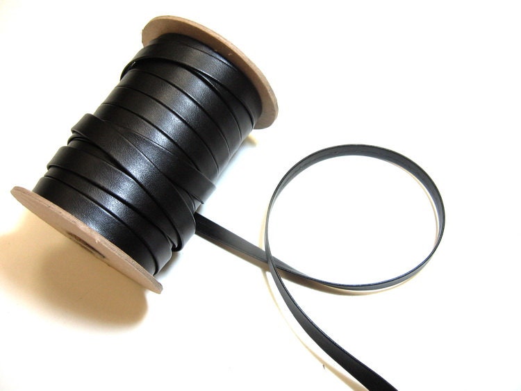 1/2" Leatherette Record Roma NOT reinforced in Black (4 yds) 0500BURR - faux leather; vegan leather