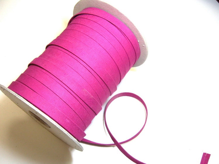1/2" Double-folded Linen Fabric Stripping in Fuchsia (3 yds) 0500BC Fushia pink fuschia