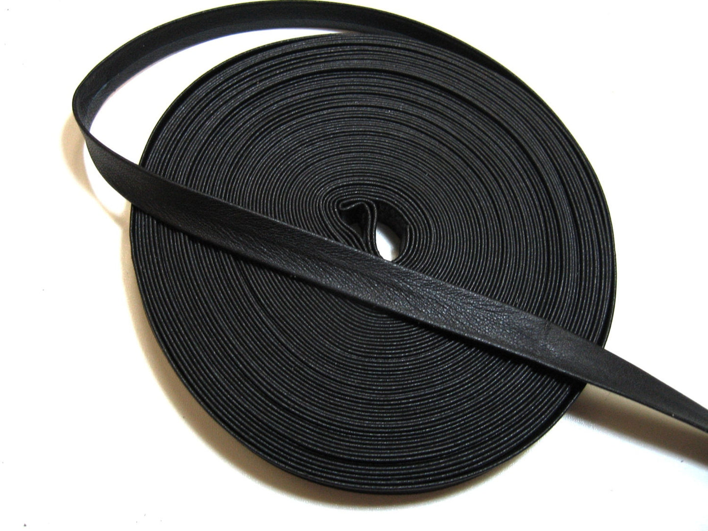 5/8" Double-Folded, Cowhide Strap in Black Duquessa (3 YDS) 0625BDB - No reinforcement