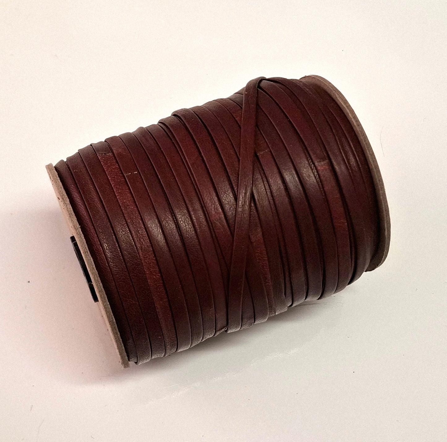 1/4" wide Kid Leather Lacing in Bordo Goat (5 yds) 0250BKA red