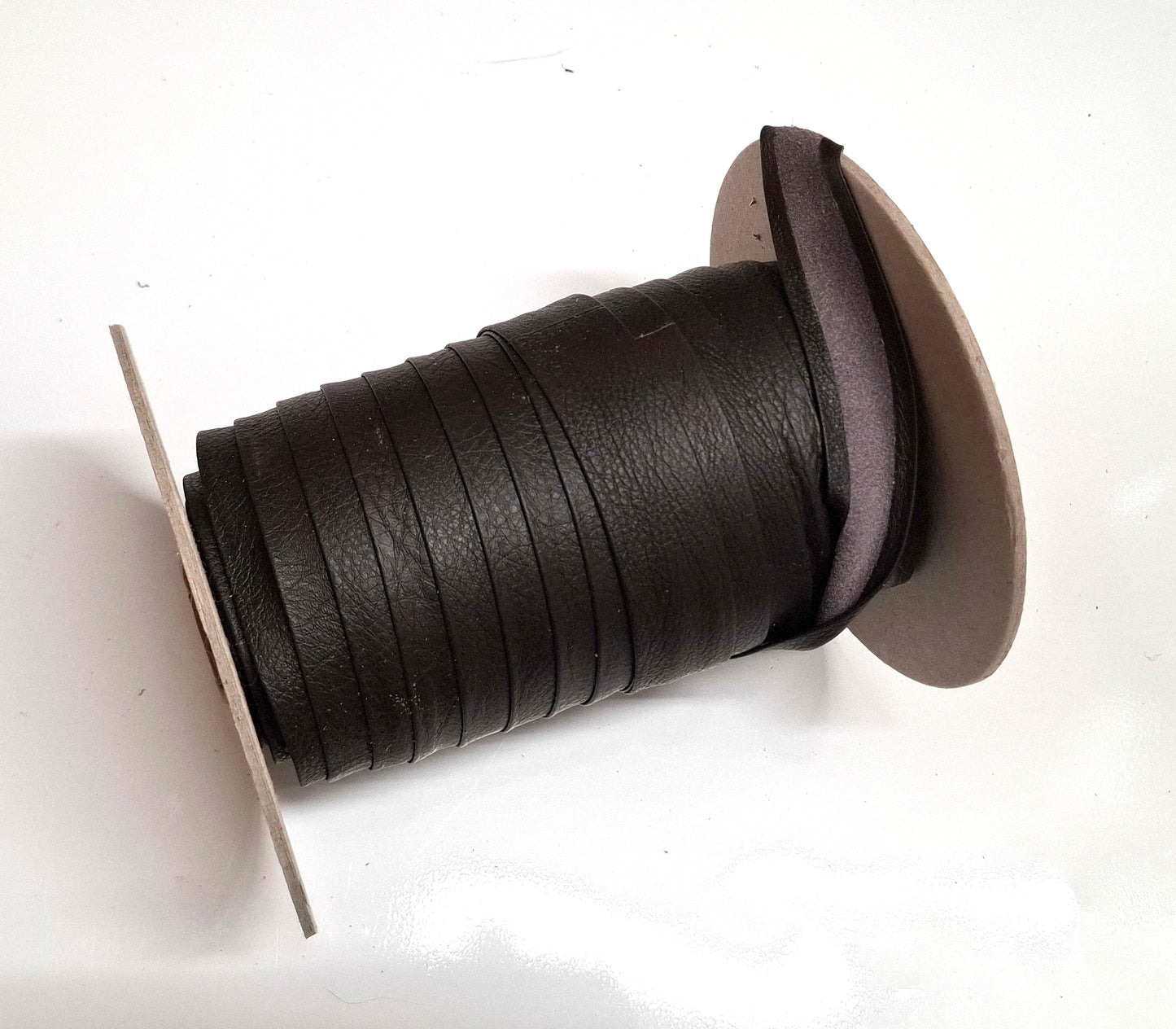 1" Open Fold Genuine Leather Binding in Expresso Grain UPL (2 yards) 3069XCE