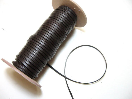 1/8" Double Folded, Reinforced, Cowhide Leather Lacing in Medium Brown Grain (5 YDS) 0125RD9