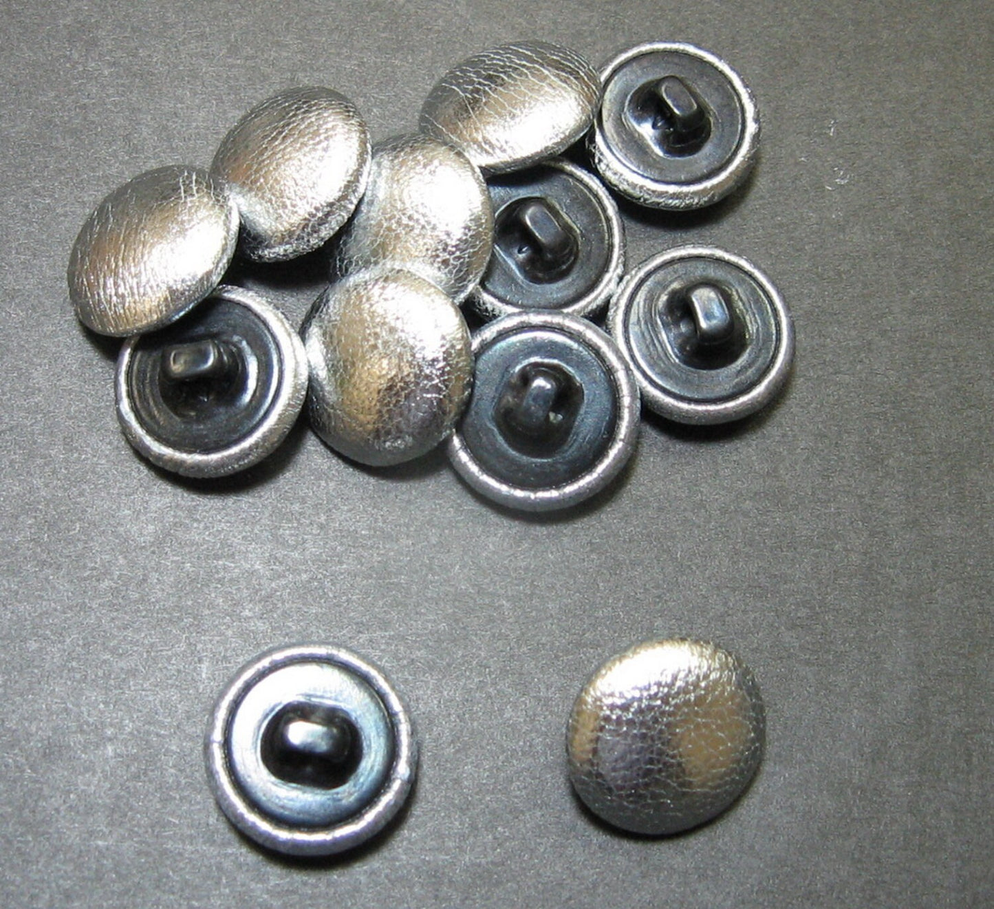 Leather Covered Buttons, 24 Line, in Silver Metallic 12 pcs