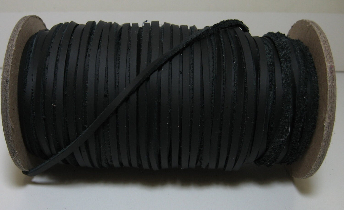 3/32" Flat Cowhide Leather Lacing in Firm Black (10 yds) 0093NC9 .070" Thick leather jewelry cord; leather lacing; dream catchers; crafts