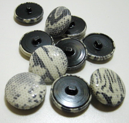 10 Cowhide Leather Covered Buttons 40 Line, 1" (25.5mm) White Snake