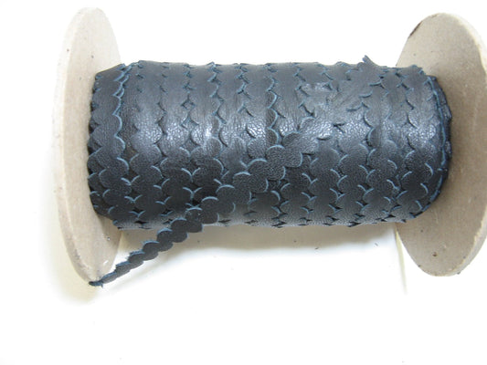CLEARANCE!!!!   3/8" Top Stitch Scalloped Trim Tape "Ric-Rack" in Black 1500 (5 YDS) 3712XD8