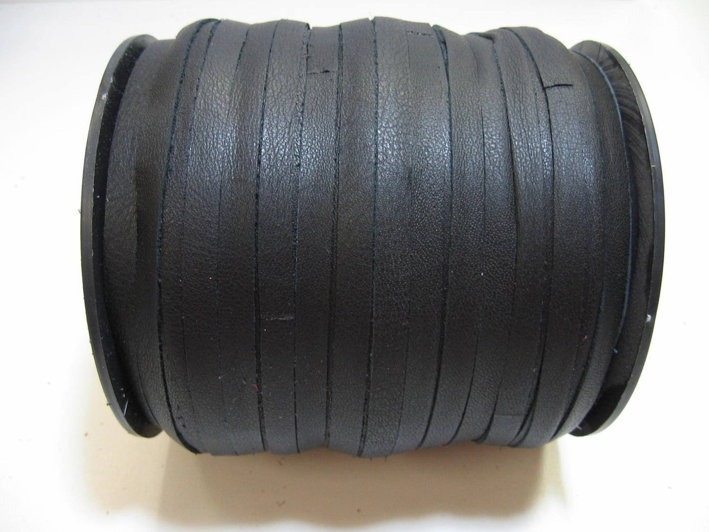 5/16" Flat, Cowhide Leather Lacing in Black 1500 (10 YDS) 0312ND9