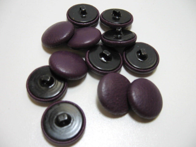 36 Line, Cowhide Leather Covered Buttons in Red Wine (12 PC.)