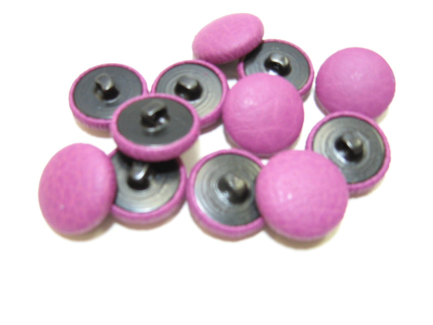30 Line, Cowhide Covered, Hopper Back Buttons in Magenta (12 PC.)