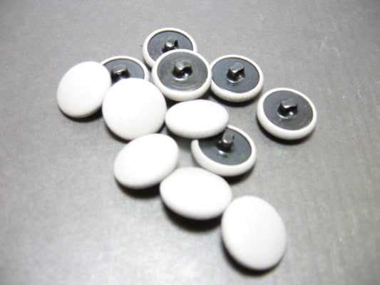 30 Line, Cowhide Covered, Hopper Back Buttons in Light Grey (12 PC.)