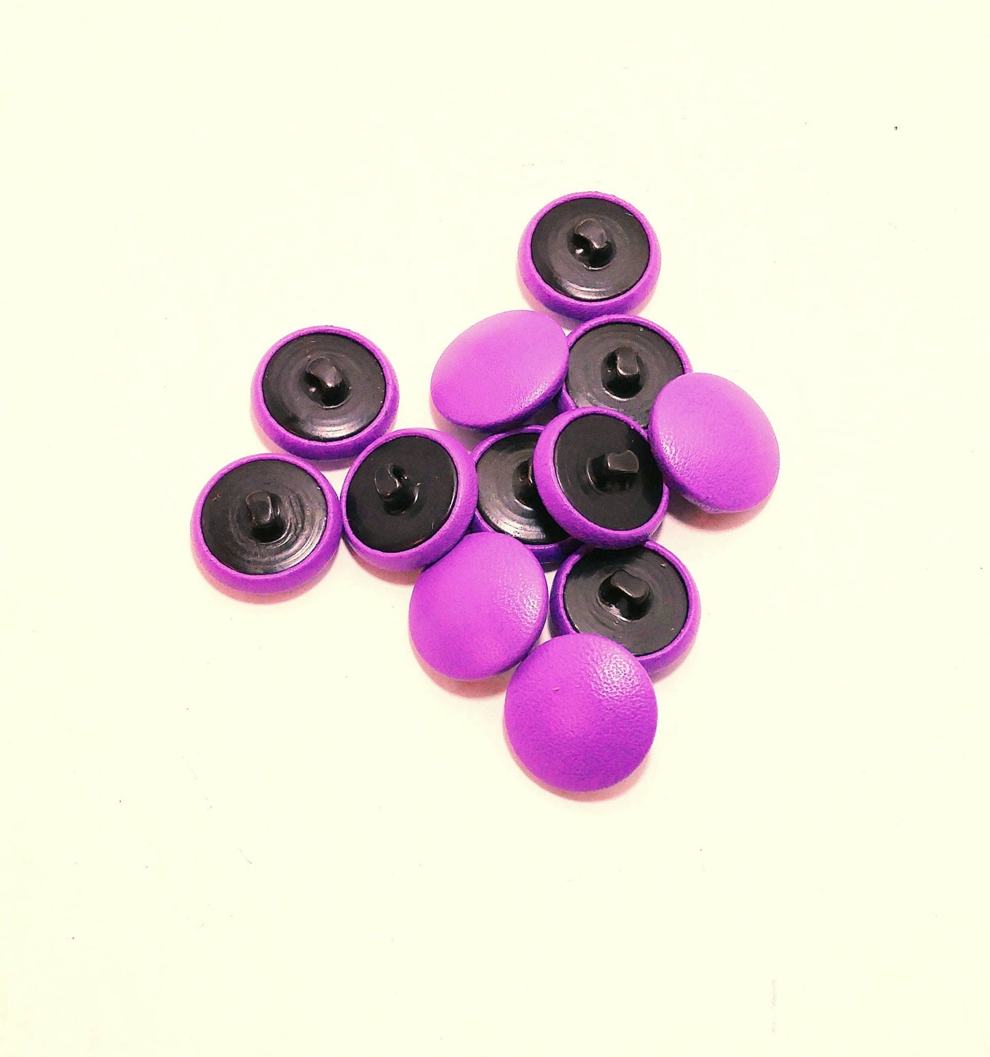 30 Line, Cowhide Leather Covered, Hopper Back Buttons in Purple Grape (12 PC.)