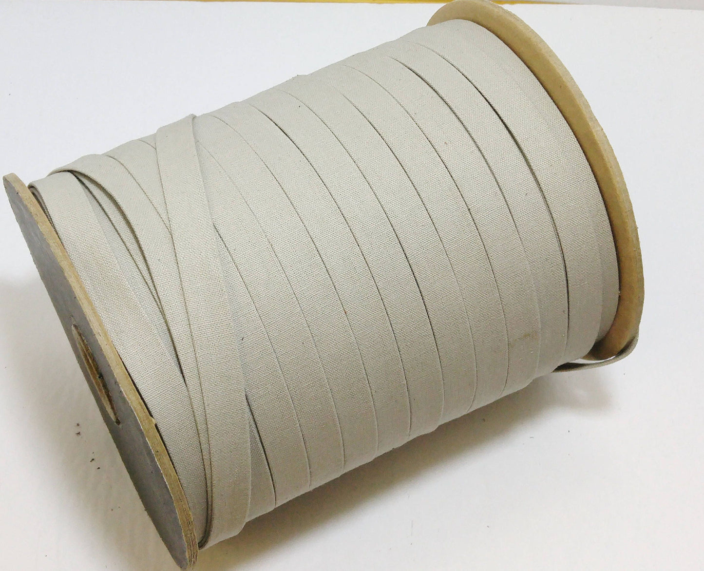 1/2" Double-folded Linen Fabric Stripping in Beige (3 yds) 0500BC