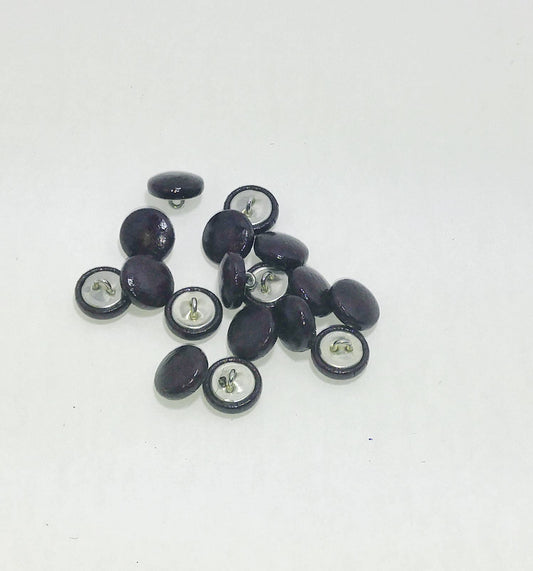 18 x 16L Loop Back Leather Covered Buttons in Maroon Patent