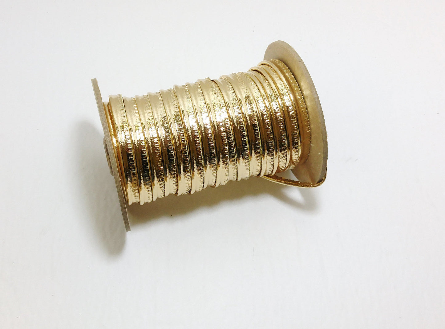 Firm Leatherette Cord Piping 5/16" (5 yds) 2095XVMYLAR in Gold Metallic