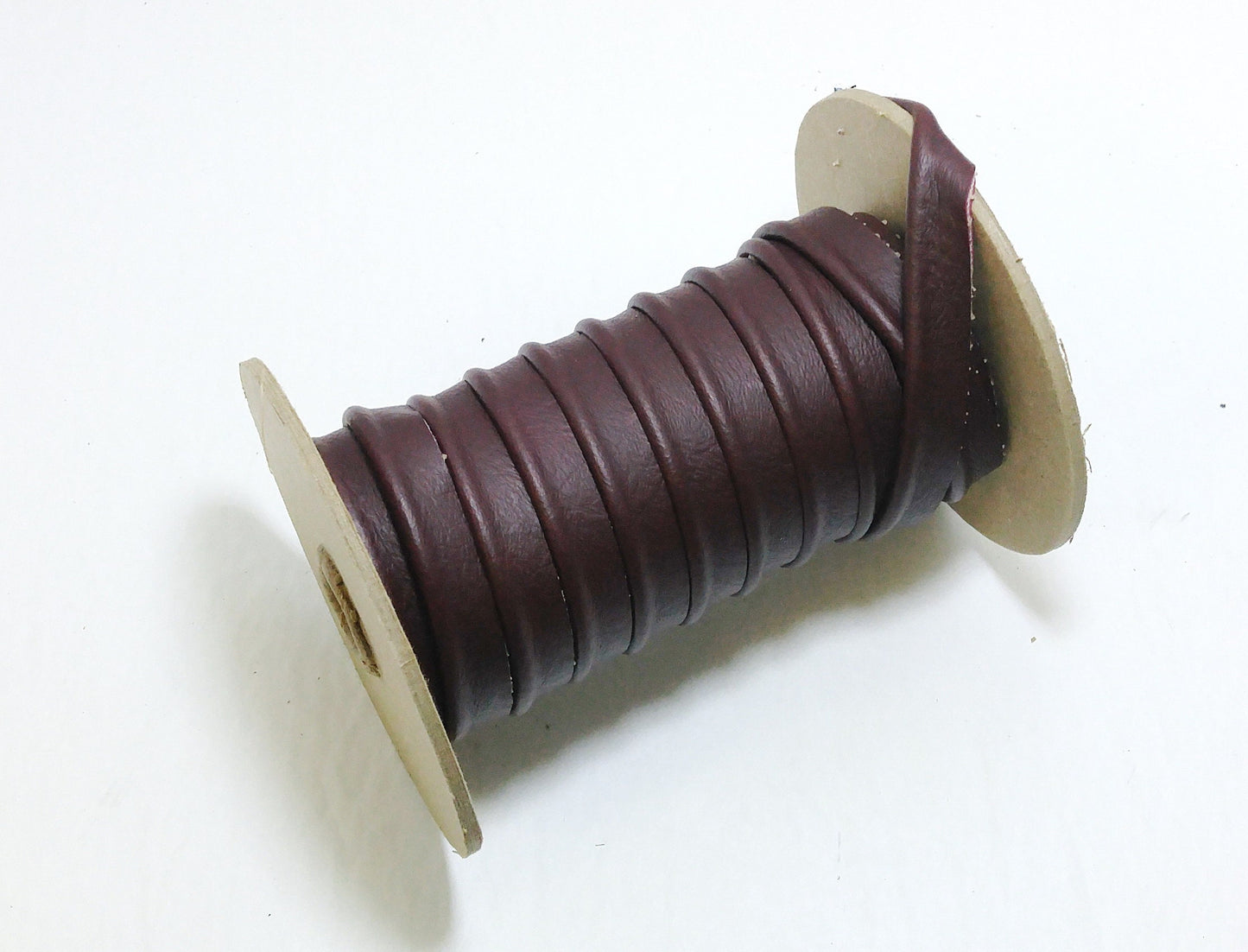 1/2"  Double Folded, Vegan Leather Piping in Wine Centura Vinyl (5 YDS) 3277XVCEN - straps; faux leather; handbag; sewing; crafting