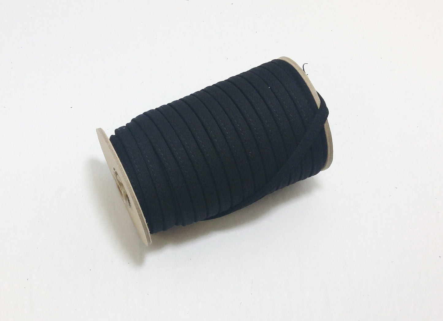 1/4" Stitched and Folded Jewelry Cord in Black Lycra (6 YDS) 2635XTDEN