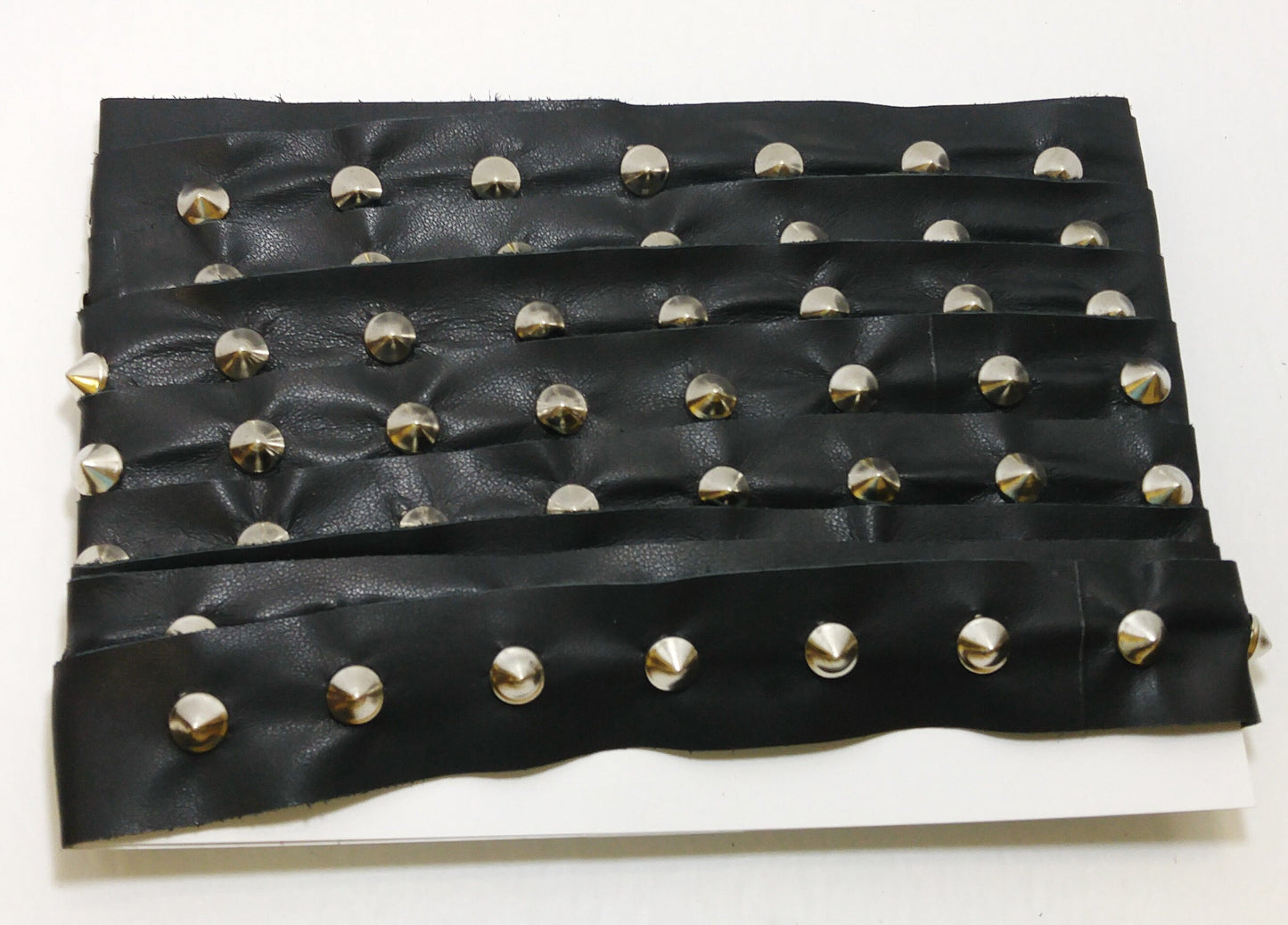 1 YD of 1-1/2" wide Genuine Cowhide Leather Trim Tape with Silver Cone-shaped Nailheads edge binding; top stitch; Black 1500 3758XD9