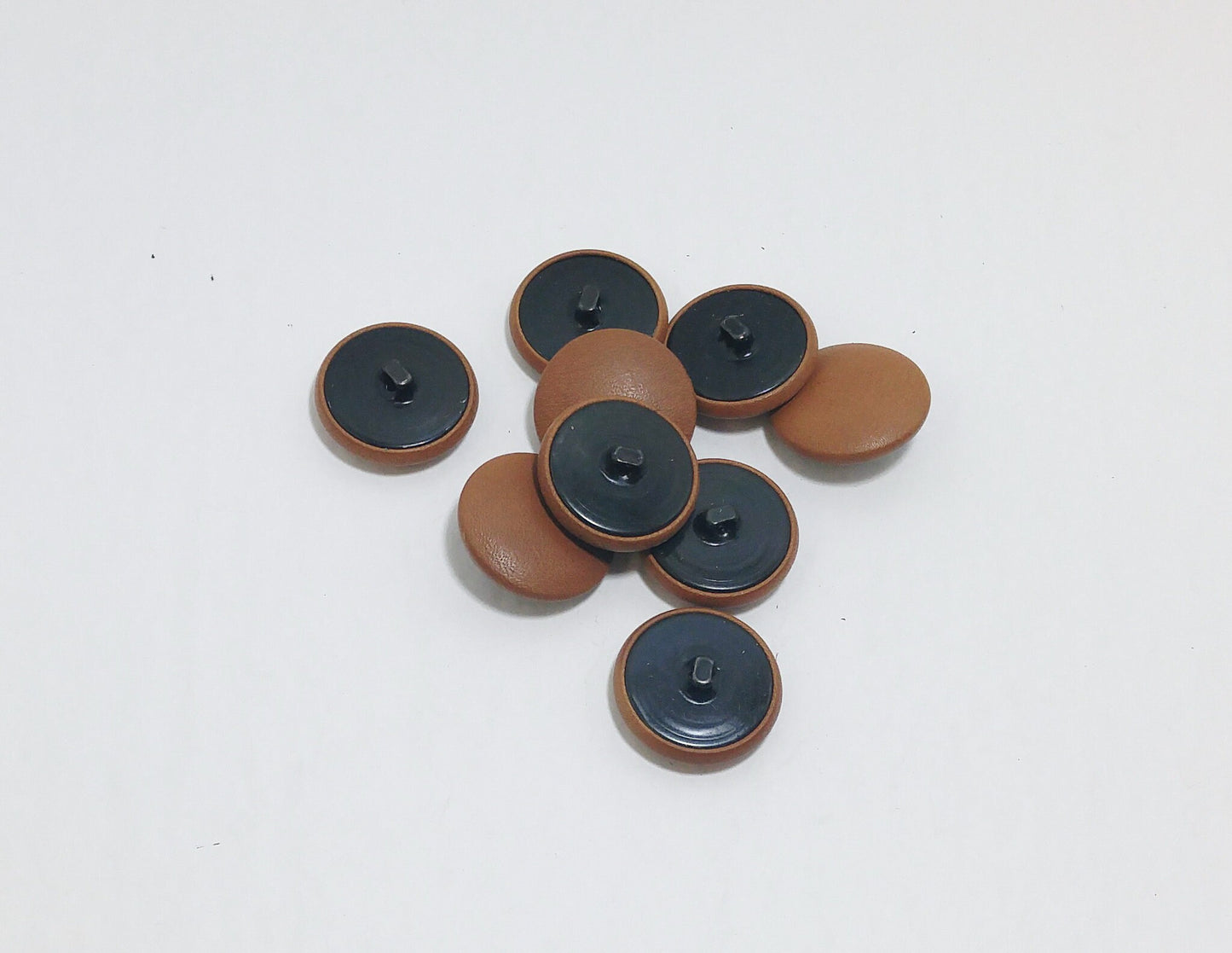 Cowhide Leather Covered Buttons in Atlas Medium Brown Hopper Back