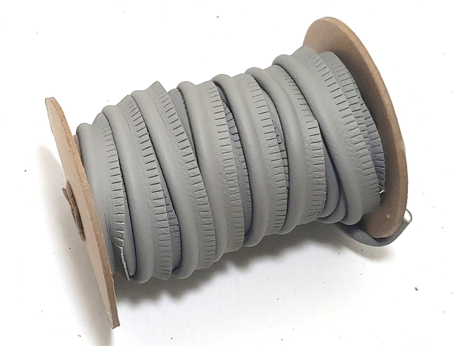 5/8" Round Cord Piping, Genuine Cowhide Leather in Light Gray UPL (5 YDS) 3118XDB - bold piping; upholstery piping; large cushions