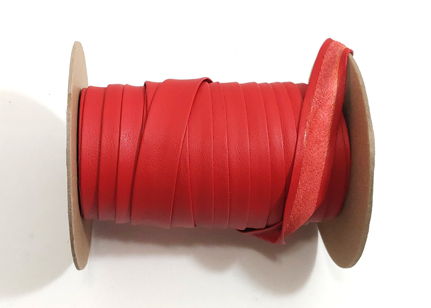 1" wide Open Fold Genuine Leather Binding in Red Duquesa (2 yards) 3069XDB edge binding