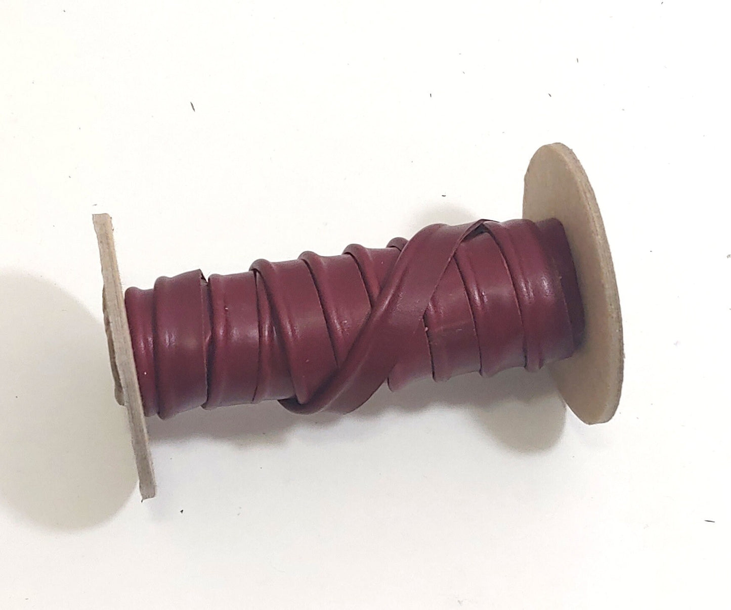 1/2" Cord Piping, Oxblood Cowhide Leather (3 YDS) 3277XDB