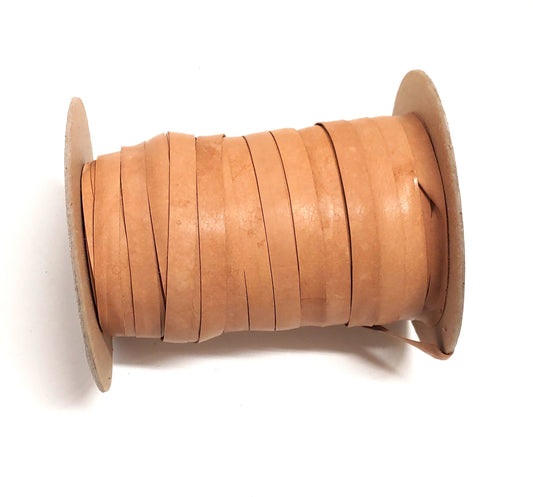 1/2" Flat Cowhide Lacing in Natural Veg Tan (5YDS) 0500FCD - Beige/Tan/Natural