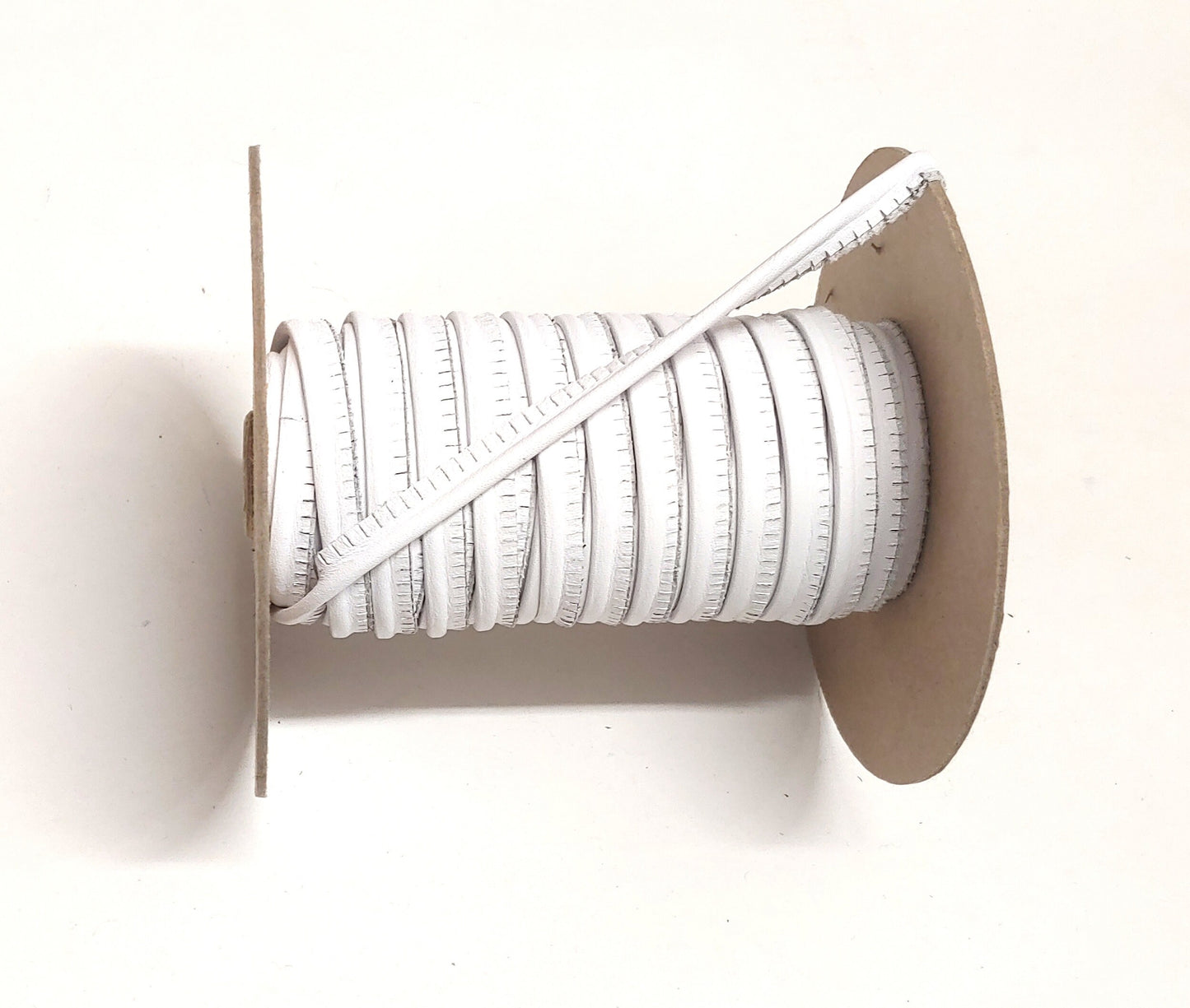 White Duquessa Slashed Leather Cord Piping  5/16" (3 yds) 2095XDB