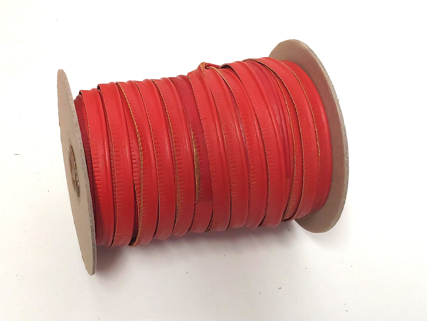 1/2" Cowhide Slashed Cord Piping in Red (3 yds) 3446XD9 welting