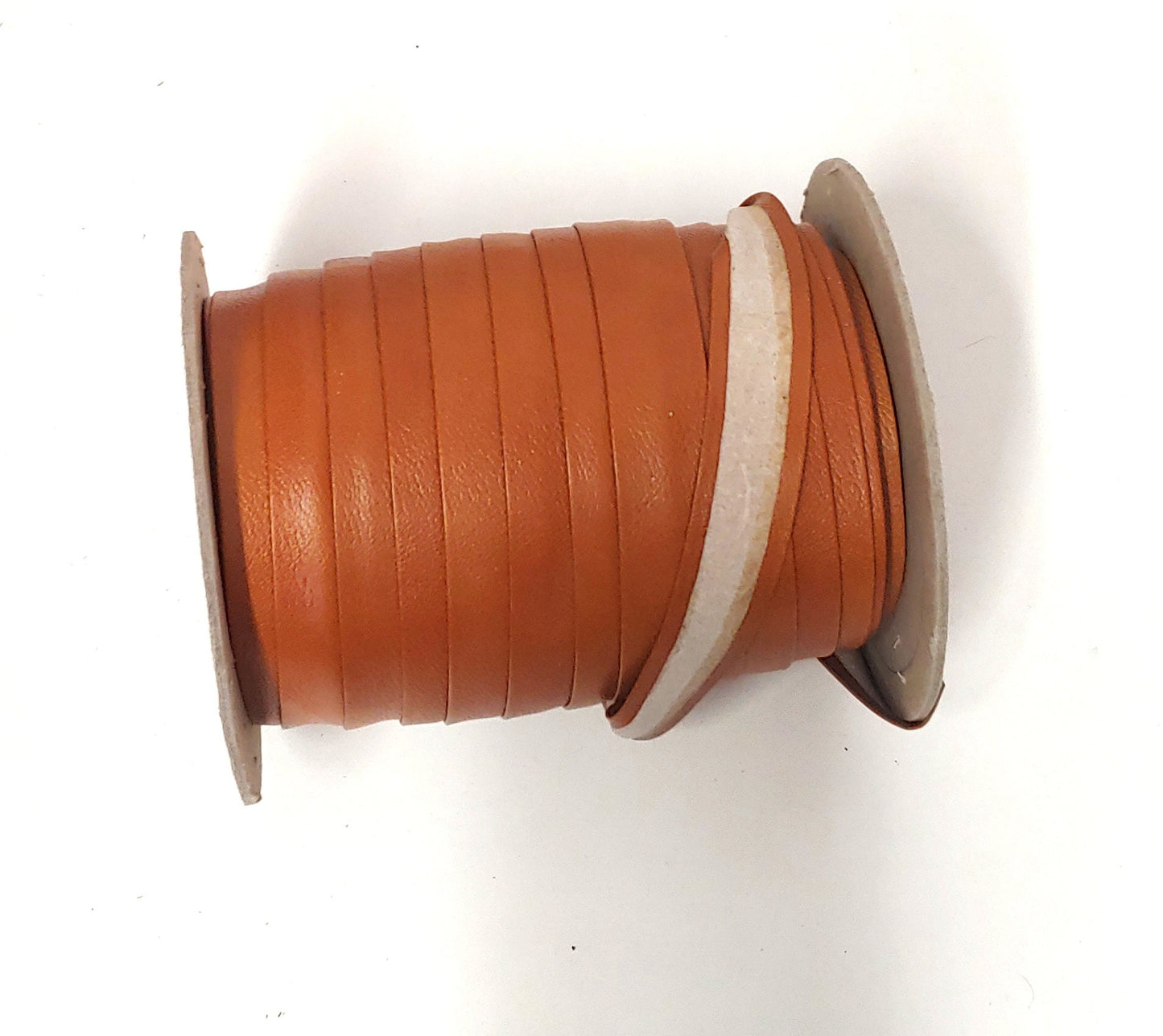1" wide Open Fold Genuine Leather Binding in Tan Grain ( 2 YDS) 3069XCD edge binding