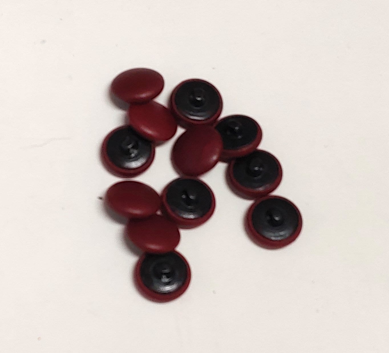 Cherry Red 30 Line, Cowhide Covered, Hopper Back Buttons (12 PC.) 19mm 3/4"