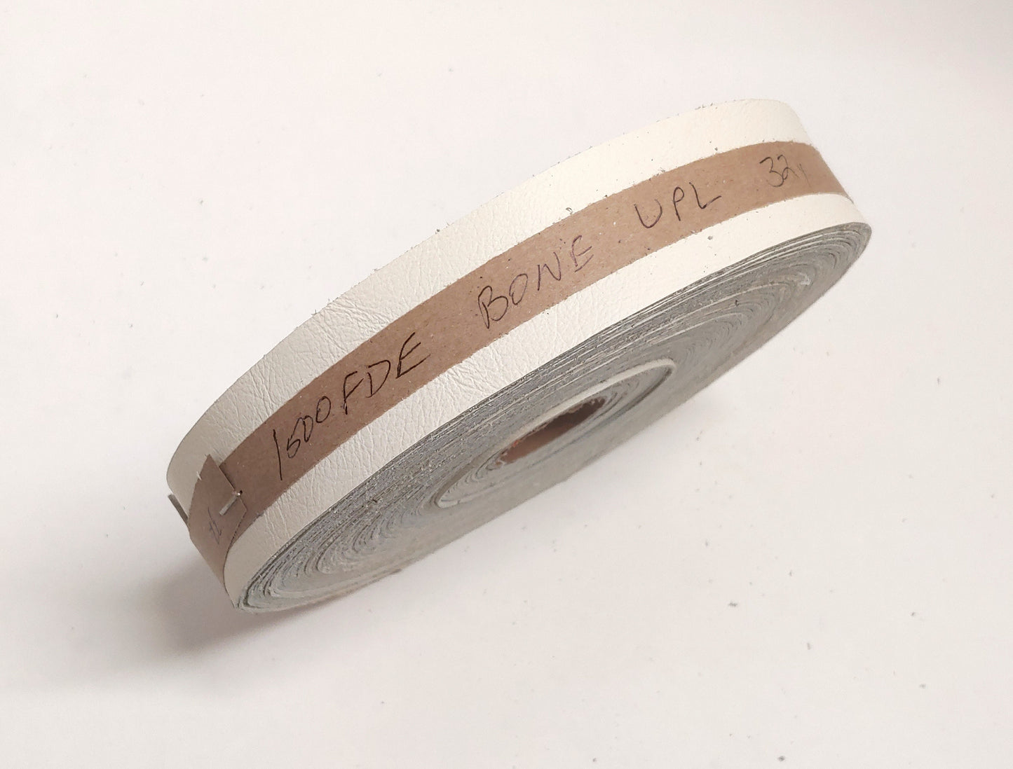 1-1/2" Flat, Cowhide Leather Edge Binding in Bone UPL (2 YDS) 1500FDE