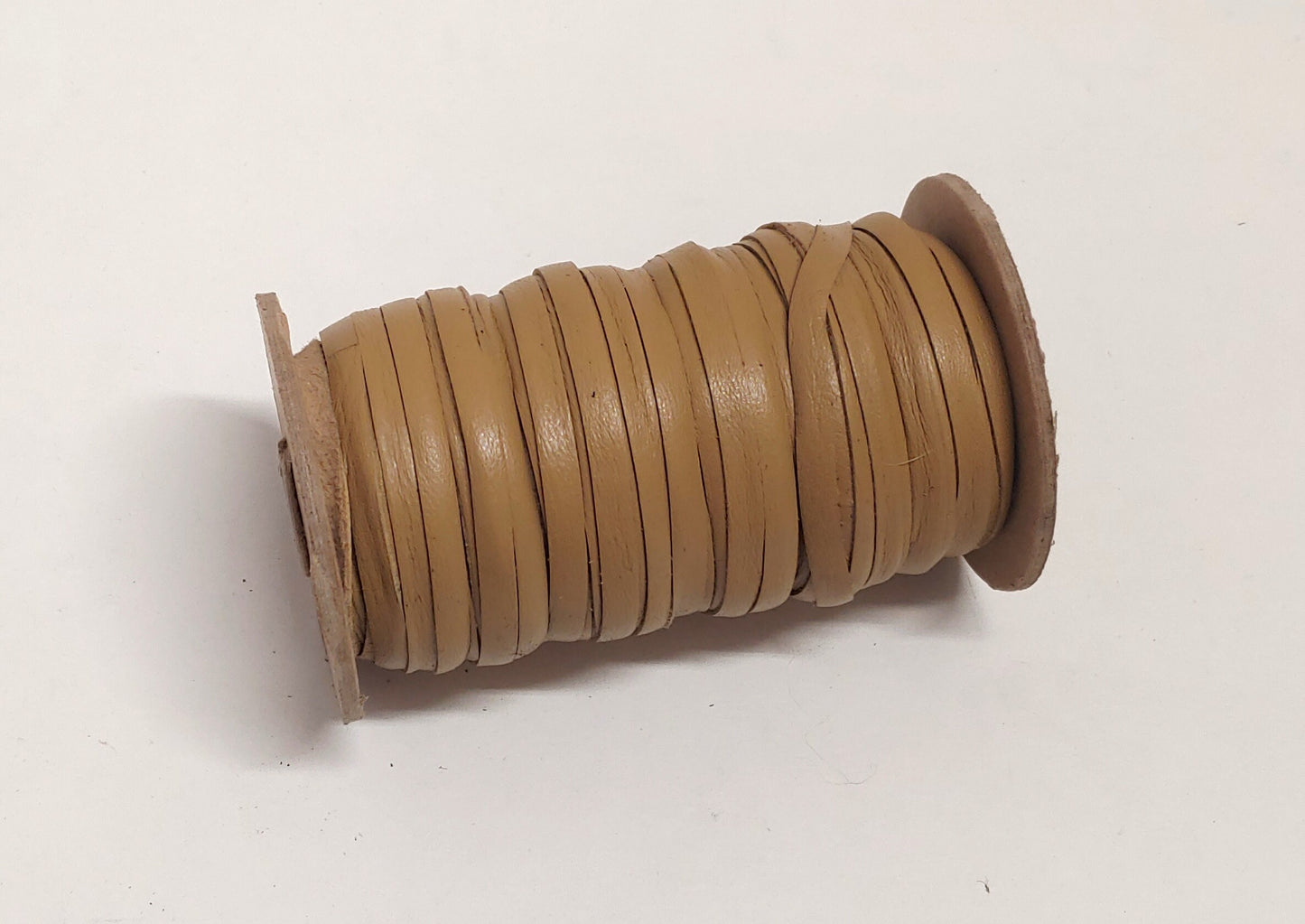 1/4" Flat, Leather Lacing in Camel Kid (10 YDS) 0250NKA leather jewelry cord; DIY; dream catchers; leather crafts