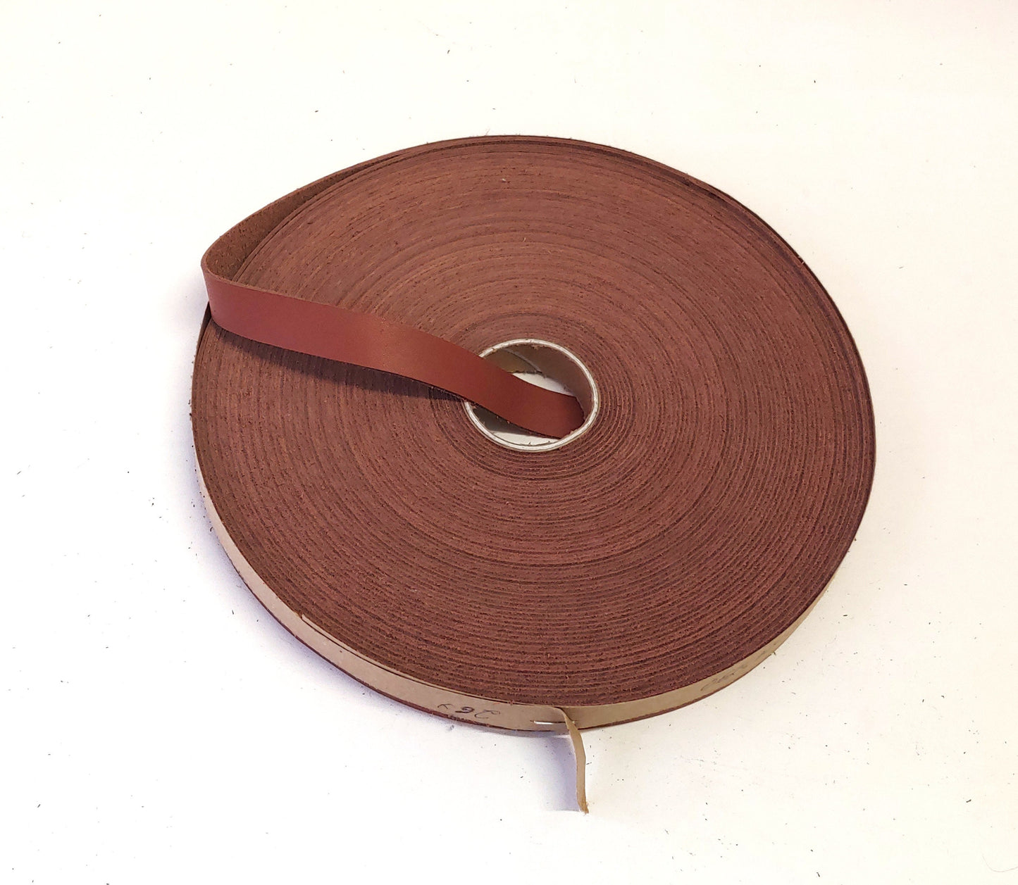 5/8" Flat, Cowhide Leather Strap in North Cognac (5 YDS) 0625NCB brown, red