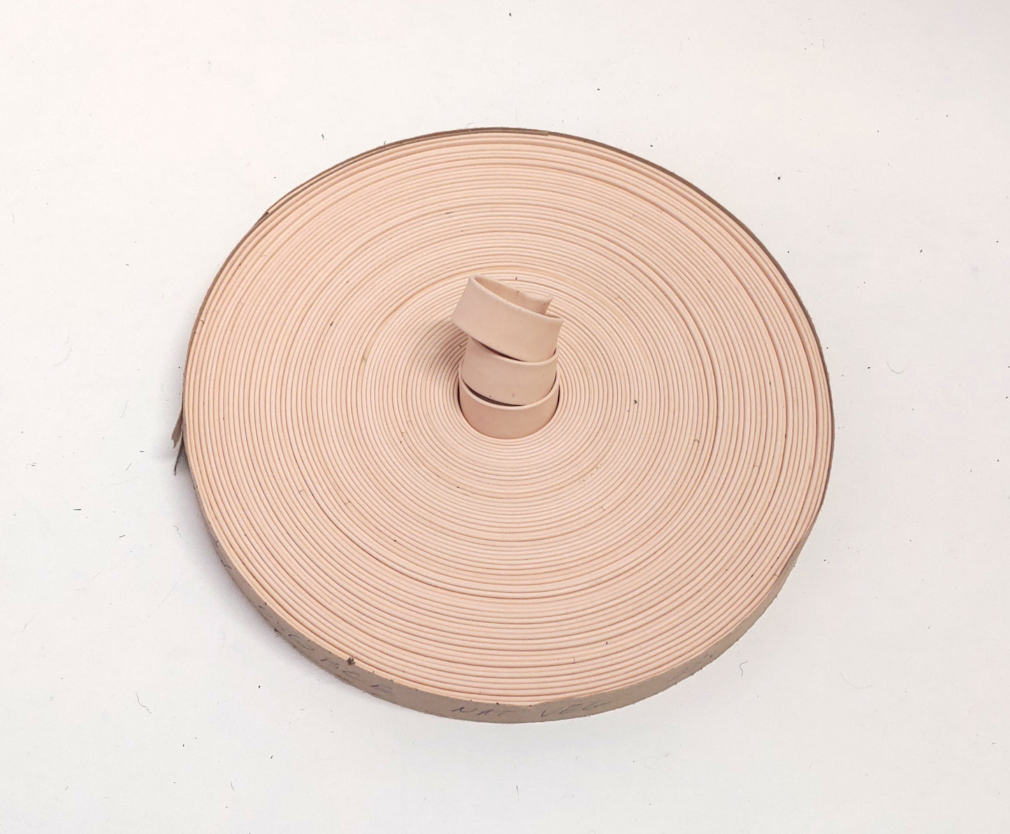 9/16" Double-folded Cowhide Leather Trim in Natural Veg Tan (3 yds) 0562BCF