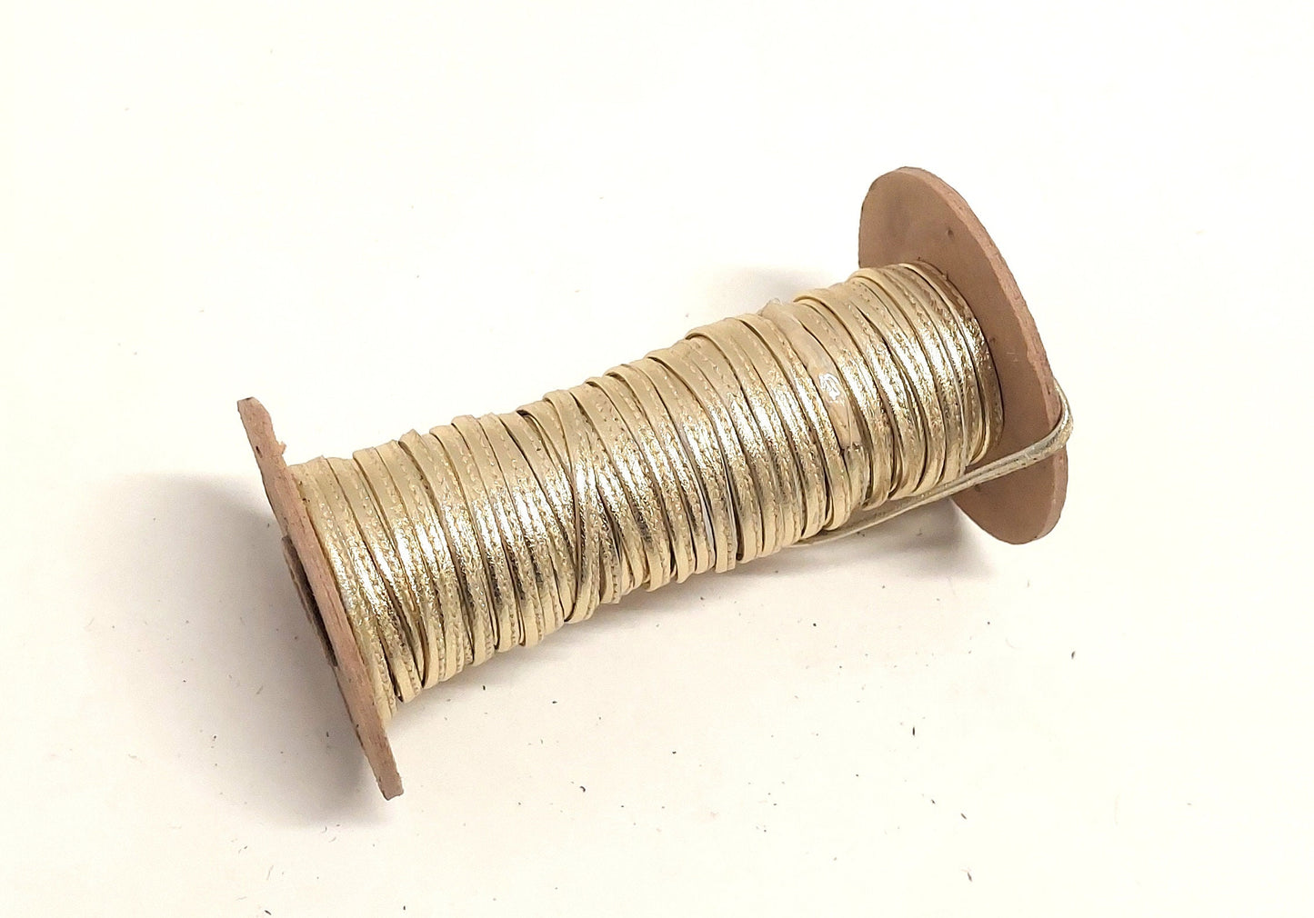 1/8" Stitched Jewelry Cord Lacing in Metallic Gold Pig Leather (23 yds) 3596XP5  NOT STRONG - discounted/damaged