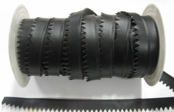 Leatherette Cord Piping in Black 7/8" (2 YDS) 3256XU