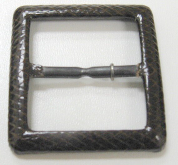 Covered Buckle Brown Leather 1 1/2" U775