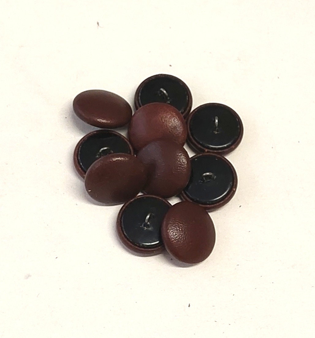 30 Line, Cowhide Leather Covered, Hopper Back Buttons in Burgundy (10 PC.)