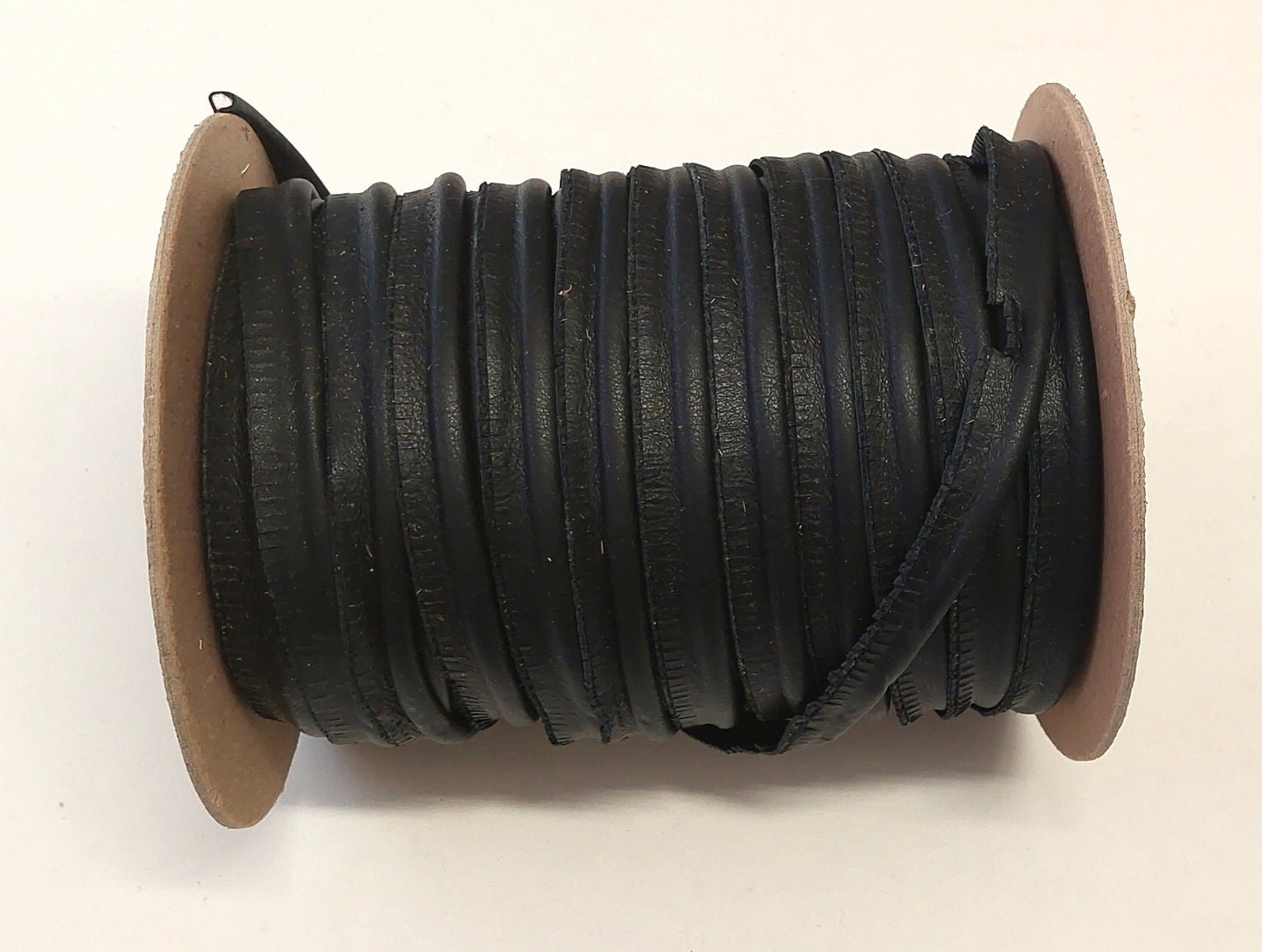 5/8" Round Cord Piping, Genuine Cowhide Leather in Black Silky (3 YDS) 3118XDA - bold piping; upholstery piping; large cushions