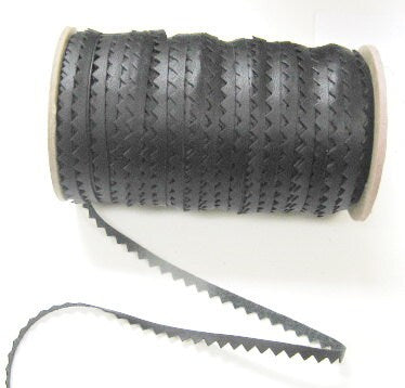 1/4B Cowhide Pinked Trim Black 20 Yards