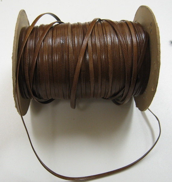 5/32" Side-Folded Kid Leather Lacing in Twig (5 yds) 0156DKA