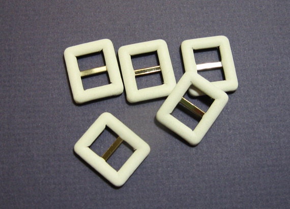 Covered Buckle 3/8" White Leather U300SB (8pcs)