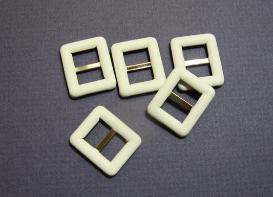 Covered Buckle 3/8" White Leather U300SB (8pcs)