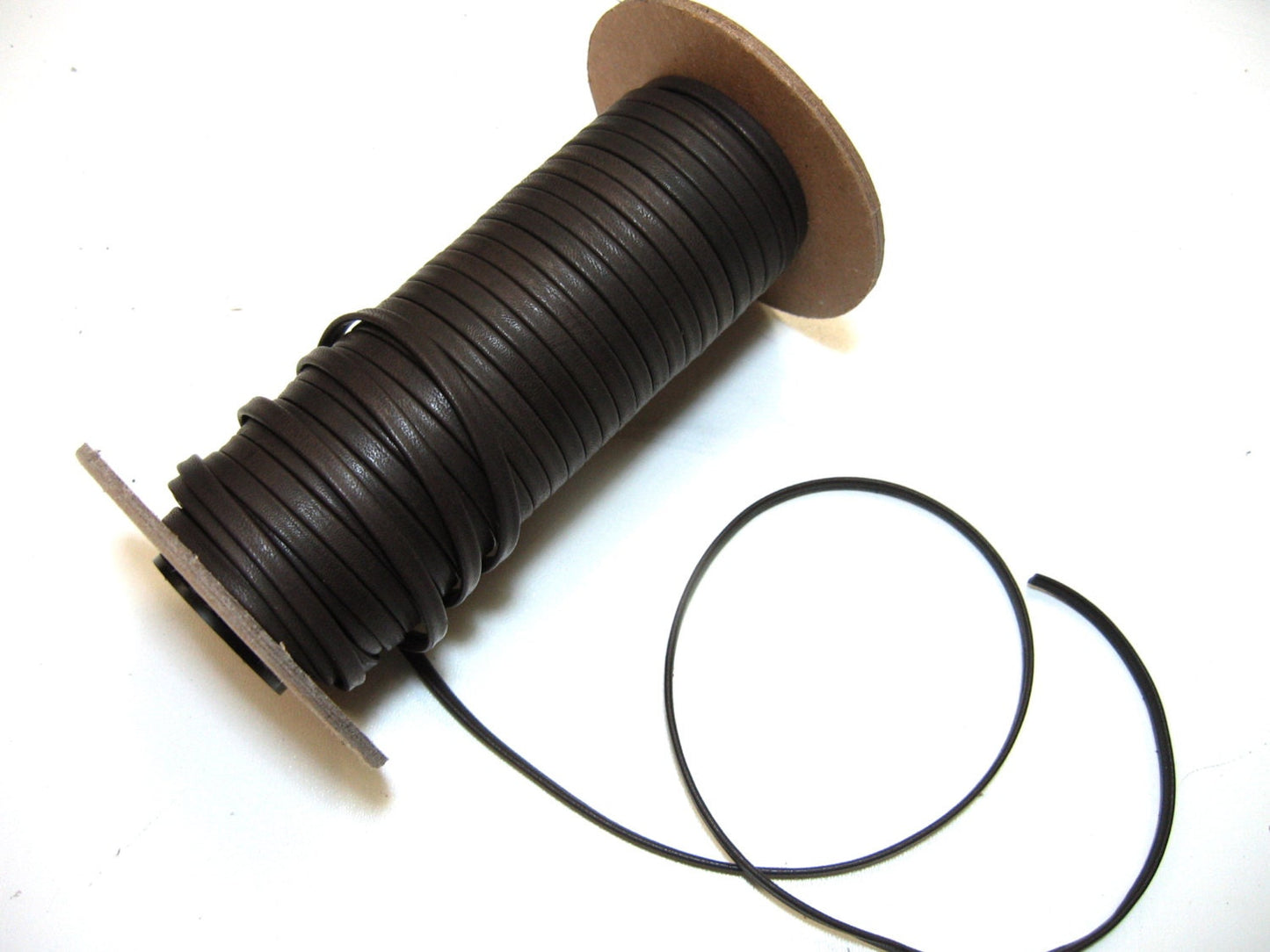 Genuine Cowhide Lacing 5/32" in Naked Mocha (5 yds) 0156RD9 Double-Folded and Reinforced