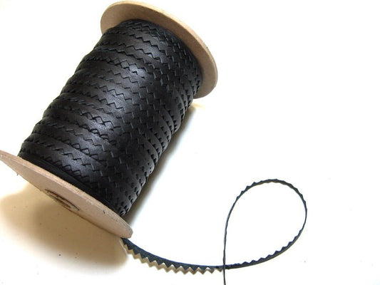 1/4" Pinked Trim, Skived, Cowhide leather in Black Bootleather (20 YDS)